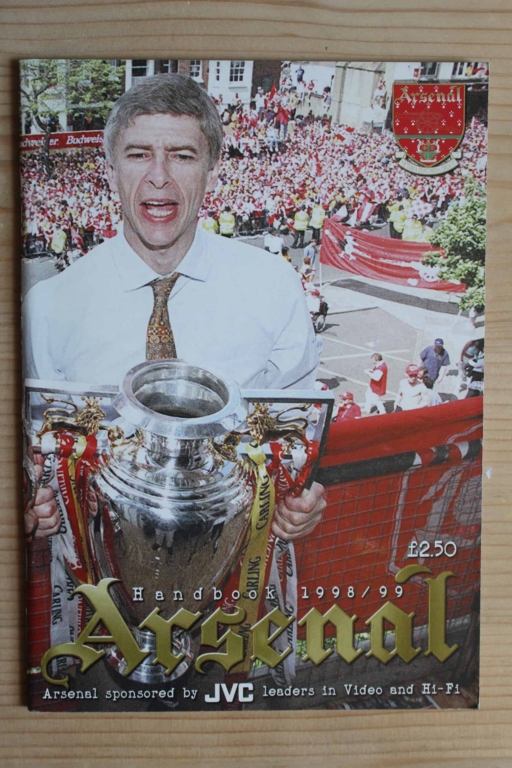 Arsenal Handbook/Yearbook v Arsenal Handbook/Yearbook